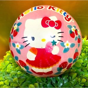 HELLO KITTY VTG 2012 HEDSTROM PLASTIC SOFT BALL RAINBOW & STRAWBERRY PATTERN